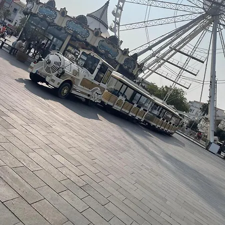 Avec Piscine אגדה